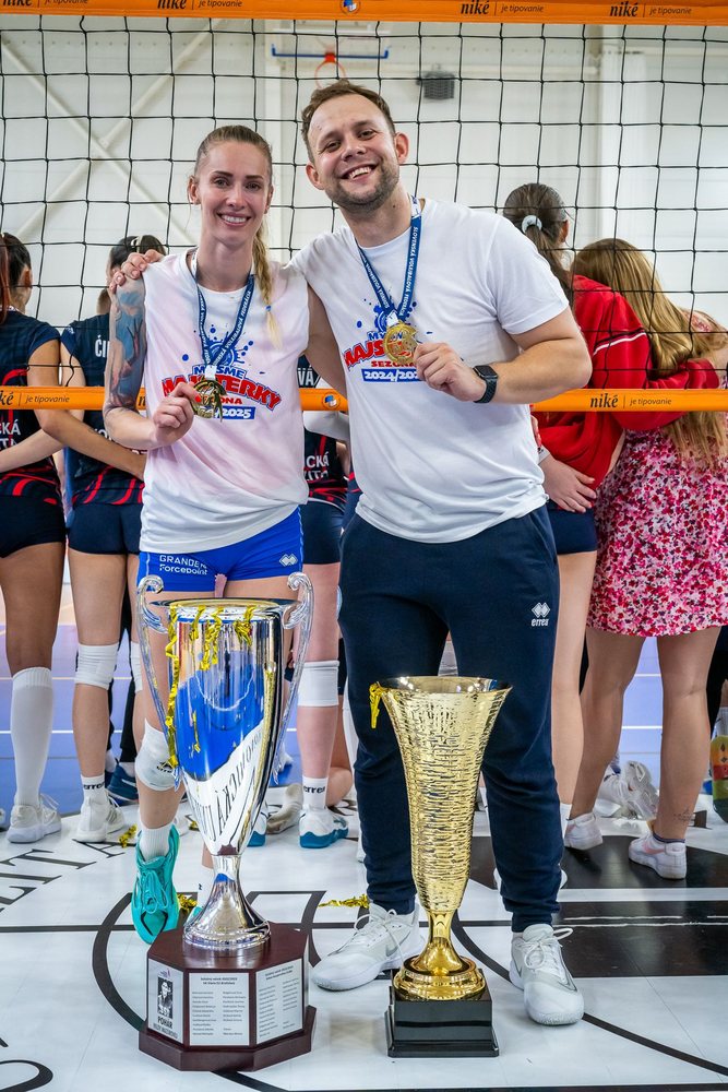 Romana Hudecová a Dávid Kormúth s trofejami